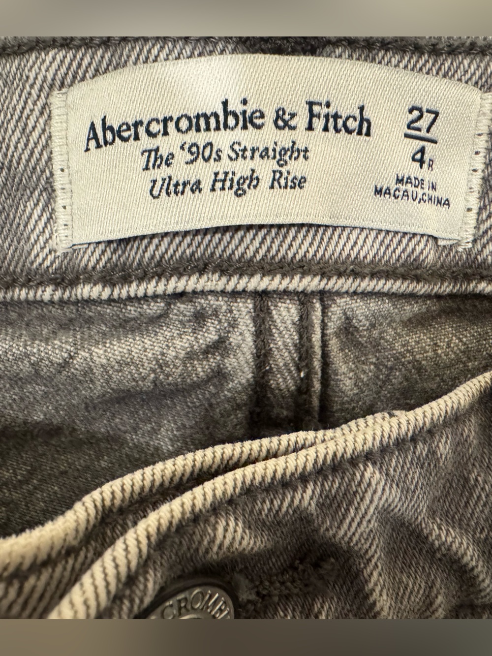 Abercrombie & Fitch High-Rise 90s Straight Jeans - Light Gray - Picture 9 of 9